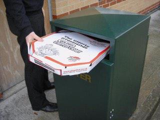 86Abs's tweet photo. @babbosh1 @iloveandre94 @noseybassa @Jagfox @FitbaFanatics @EmmaMcfc93x @Tarickloso pizza in bin Friday's http://t.co/cDPOP9yo1t
