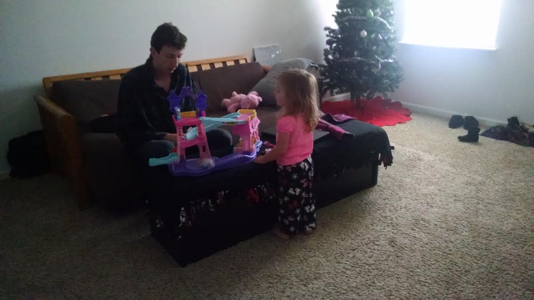 carson_ayee's tweet photo. so sweet. daddy playing princesses with belle.👑💕 http://t.co/Xr5xNaexHx