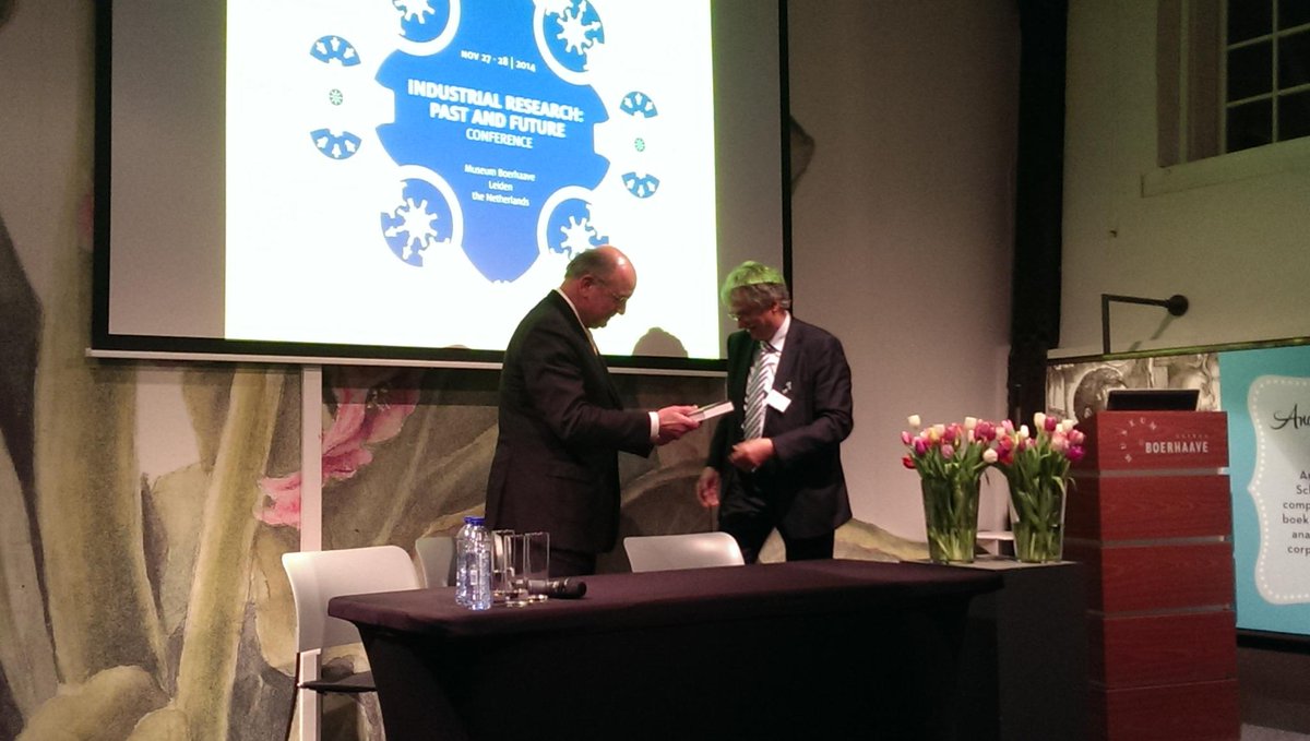 SHTfoundation's tweet photo. #MakingEurope volume ‘Writing the Rules for Europe' by W. Kaiser and @johan_schot is presented to @janmengelers #IRPF http://t.co/8n4TF6LQFr