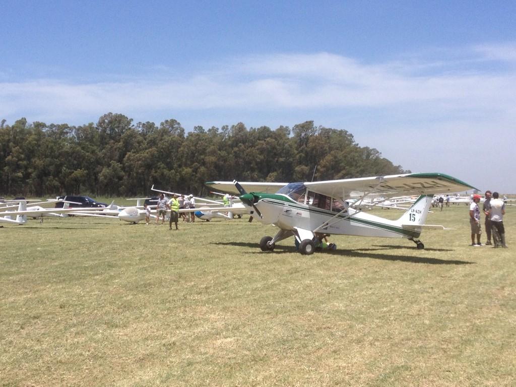 chajamkt's tweet photo. Todo listo para comenzar con el ultimo día del Campeonato Nacional de vuelo a vela. Hoy se conocerán los ganadores http://t.co/xftrpt7wZO
