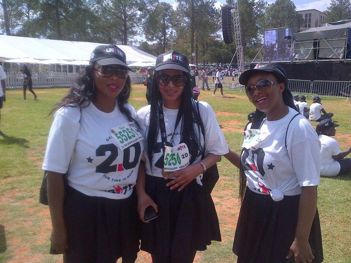 Netball_SA's tweet photo. @Unite4Mandela #NetballSA's Director Demarcation &amp; Structures, Mami Diale with @gsport4girls #StyleStar @ZanMdodana http://t.co/tQnh9kqYNi