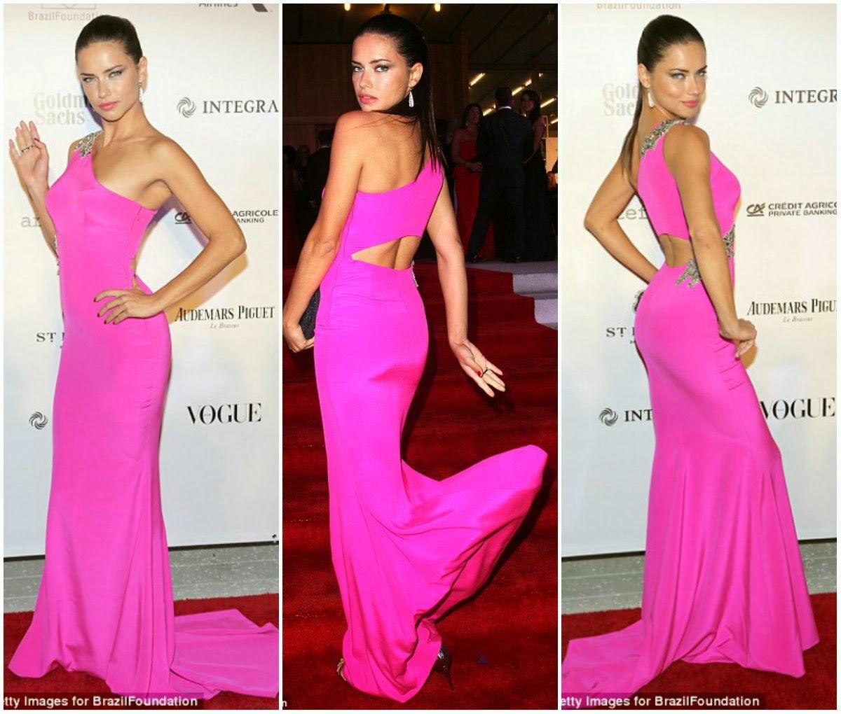 MODAcomoVIDA's tweet photo. Vestido rosa de Adriana Lima. Preciosidad. http://t.co/c6ASr39TSH