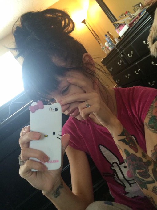 Sicky poo lisa :( http://t.co/f9jtCP4tqY<a href="/tag/swoon"class="tags"><span>#swoon</span></a>