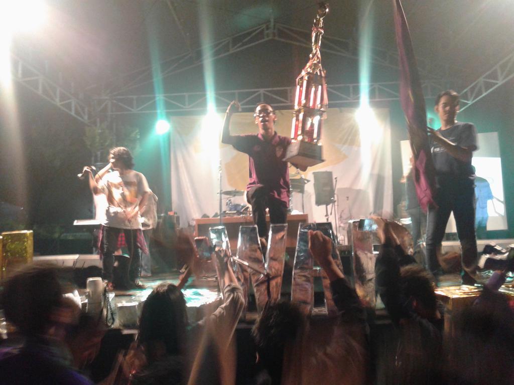 FKM sebagai JUARA UMUM UI ART WAR 2014! #goFKM