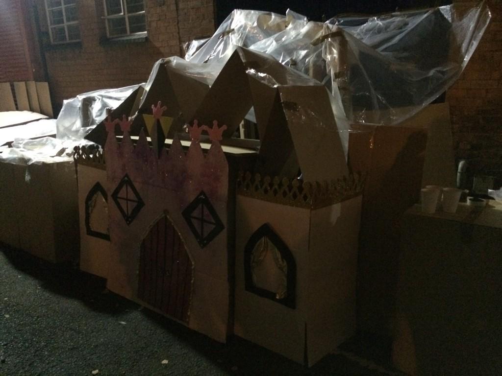 TheVampsBrad's tweet photo. Proud of @AnneMarieSimps supporting an amazing cause @StBasilsCharity #BigSleepOut2014 http://t.co/2jHHZQUjSk