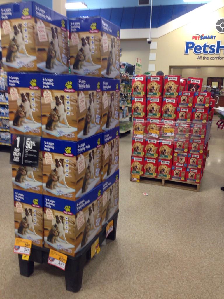 petsmartbrodie's tweet photo. Staying full! #austinpetm #BestBlkFriEver #replenish @PetSmart @CraigZ_petm #cpetm http://t.co/PUKWVAKKWH