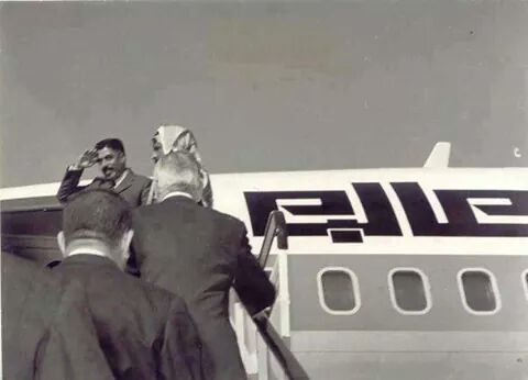 هكذا ودع #وصفي_التل وطنه بتحية عز واجلال
ذهب وهو يعلم انه مسافر الى الله لا الى مصر 
رحمك الله يا فقيد #الاردن