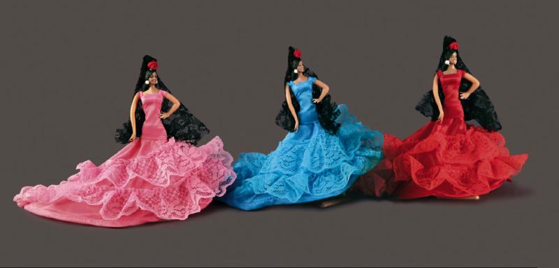 el_pais's tweet photo. Cierra el gran fabricante de toritos y muñecas flamencas http://t.co/Oxh195UIJm Víctima de la caída de ventas http://t.co/98e3ZbTrtW