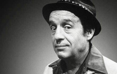 Fernanfloo's tweet photo. Hoy muere uno de mis comediantes favoritos =(........Muchas gracias Chespirito por todo tu trabajo :D y VIVA MÉXICO!! http://t.co/vnQ4Bq7JNN