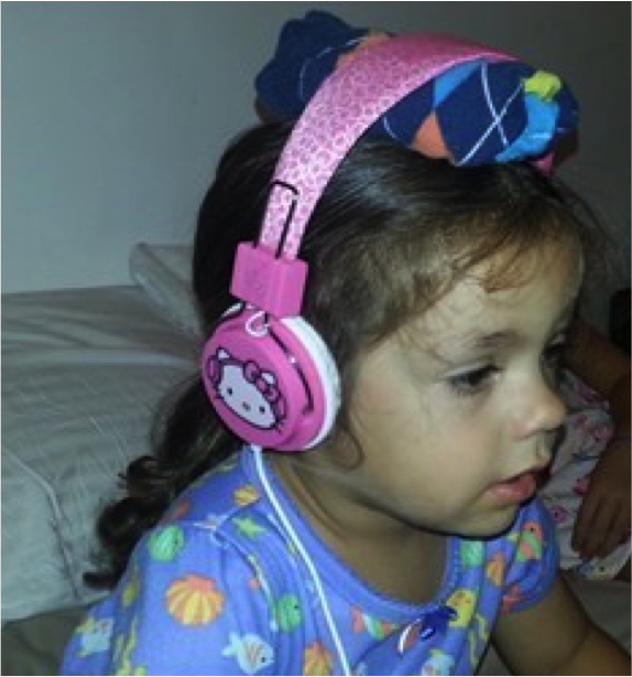 ActimelTeam's tweet photo. Elle a trouvé chaussette à sa tête ! #ilavaitpasprissonactimel http://t.co/XAkAUTZVqZ