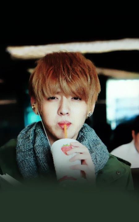 illejeonss's tweet photo. #1yearEXOShowtime ... i miss Kris <33  ... http://t.co/TkWDgmNxbQ