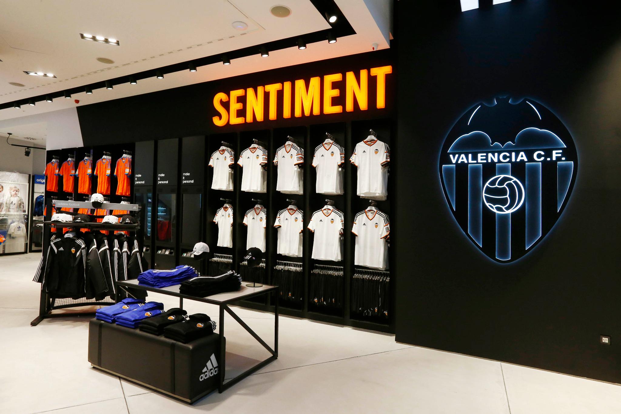 Valencia CF on Twitter: @valenciacf la tienda de su historia http://t.co/6GwuXxNAdE http://t.co/PfZaDcq8fz" /