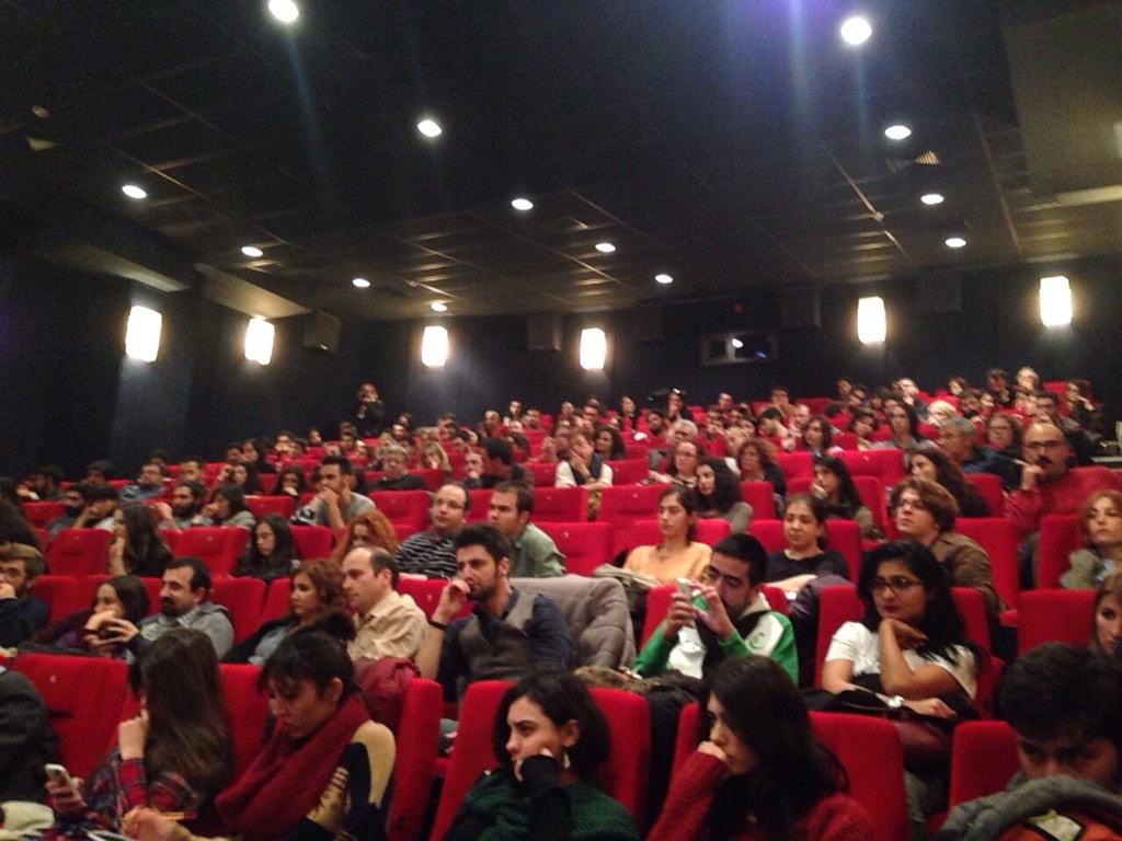 gezicifestival's tweet photo. "Neden Tarkovski Olamıyorum" gösteriminin ardından Yönetmen @MDuzgunoglu soruları cevapladı... @tarkovskiolamiy http://t.co/V9QMMw5XH2