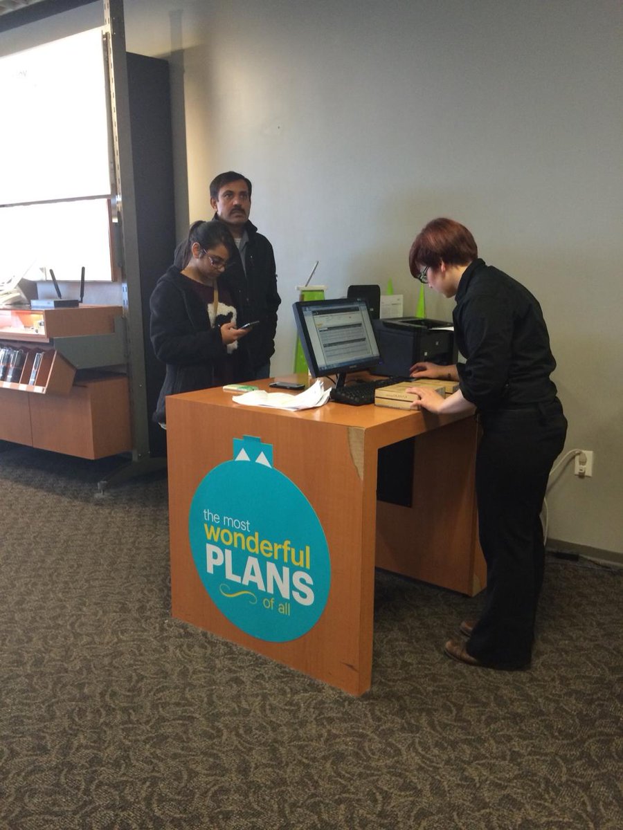 Katrina at PW Mansfield doing a 3 line port from T-mobile @klchadd21 @BDSprintOhMi