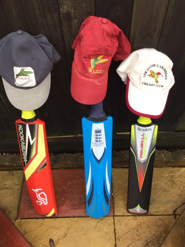 NeoNeonUK's tweet photo. #putoutyourbats #PhillipHughes #CricketFamily RIP PH http://t.co/GkOlLSJv4o