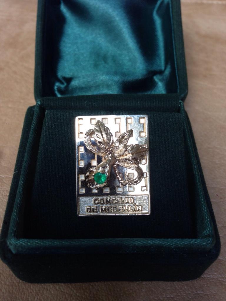 GEMRobotics's tweet photo. Y he aquí el premio #OrquideaCDM http://t.co/CZX4bAJLiW
