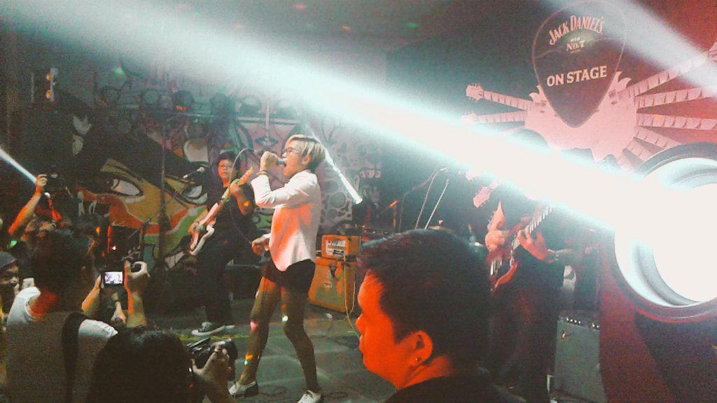 hunter_moves's tweet photo. Flying Ipis at Jack Daniels On Stage
#FlyingIpis #GiveIpisAChance #JDOnStage #LockedDown #LockedDownEntertainment http://t.co/pCBlQmXurW