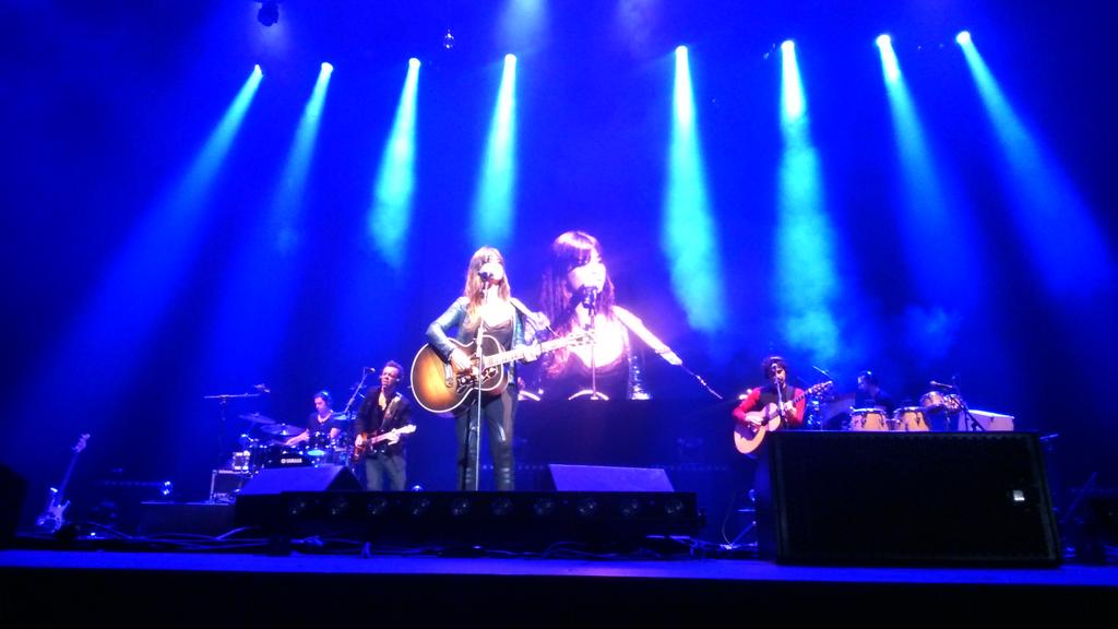 vanesamcfo's tweet photo. Ya tenemos a @vanesamartin_ en @fibesevilla,gran noche nos espera!!!!! @dominguezja http://t.co/yW6x5pwEVO
