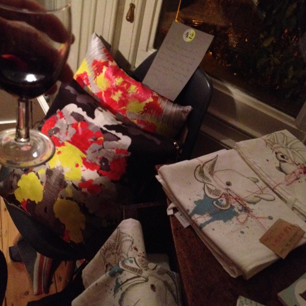DeCasaUK's tweet photo. PV @FortyTwoBtn going great. Beautiful work and great buzz. Cheers!
@FortyTwoBtn @DeCasaUK http://t.co/gAlS4RDi6X