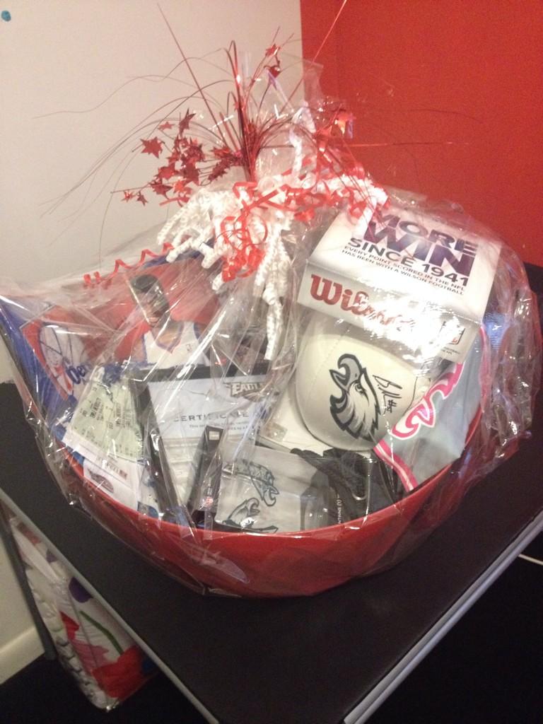 Jams4Jaclyn's tweet photo. Come out this Tuesday to Jams For Jacyln and win this sports basket !!! http://t.co/5MZkdGGukk