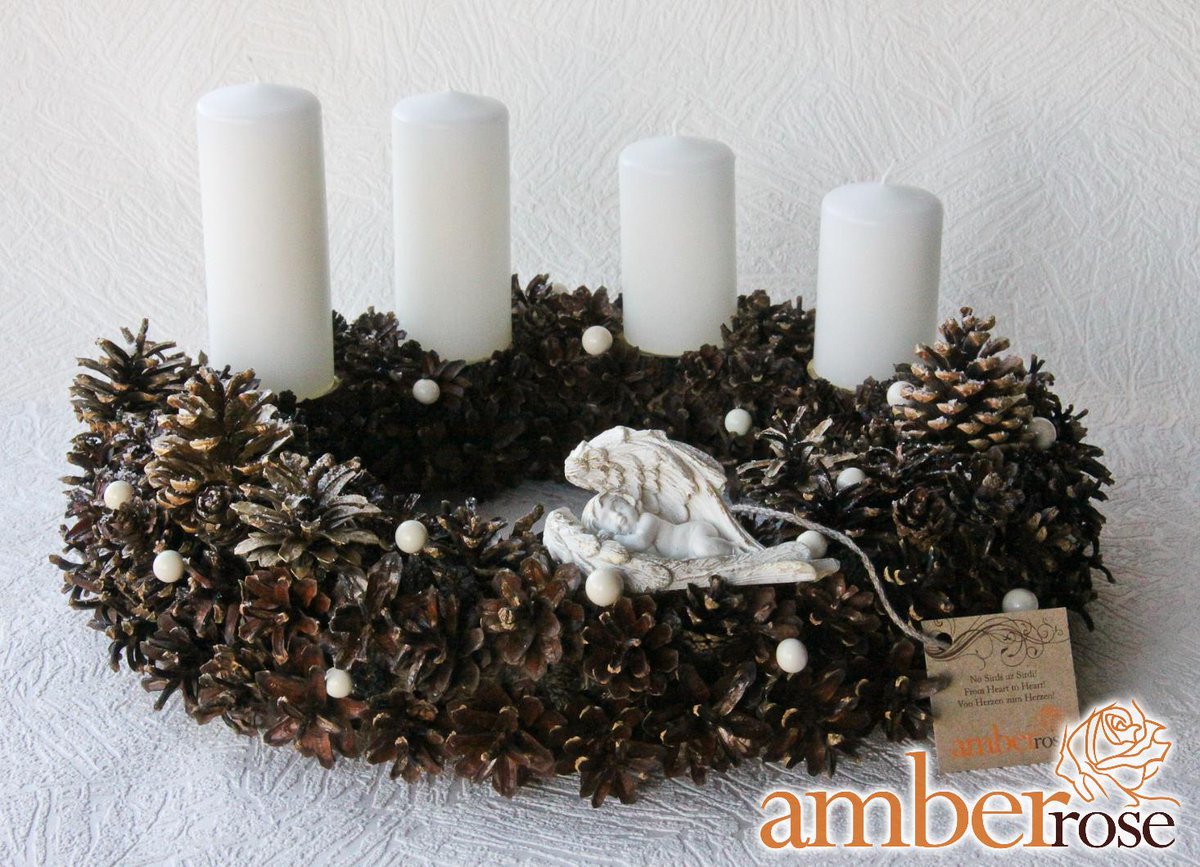 Adventes vainags "Gaidam baltus Ziemassvētkus" amberrose.lv/lat/chiekuru/3…
Piegādājam arī brīvdienās! ;)