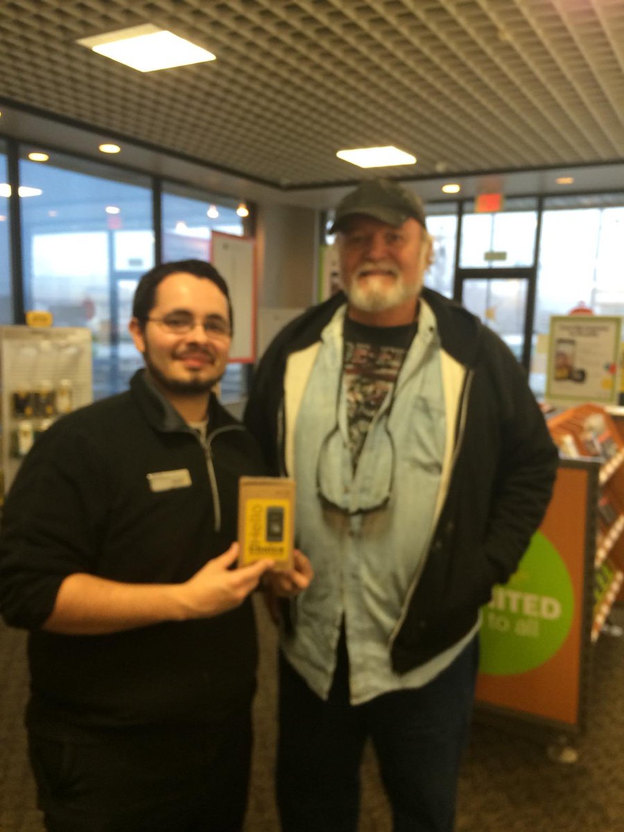 Dan gets his 2nd prepaid for the day. No One Walks at PW Mansfield!!!   @BDSprintOhMi @klchadd21