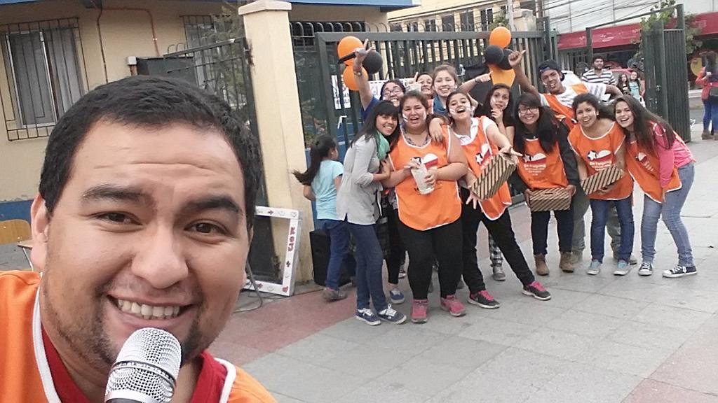 dtazul22's tweet photo. Con el Voluntariado Kolping Juvenil La Calera en el Pintatón... depositamos $260.601.- #Selfietón ♡♡♡♡ http://t.co/EYNmMhrKVW