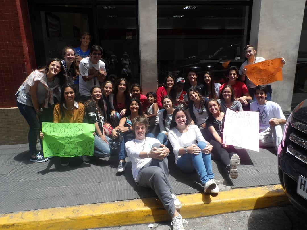 Alvarez_Vickyy's tweet photo. #AbrazosGratis #PCC2014 http://t.co/rjI3uwT0Nl
