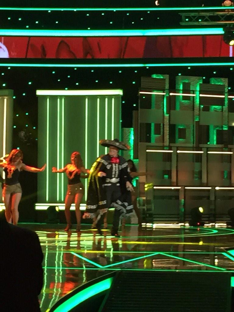 pedro_fer's tweet photo. Gracias #Chile por permitirme estar con ustedes en este #TeletonChile2014 les dejo mi corazón y nos vemos pronto!! http://t.co/ejvUSLn7YB