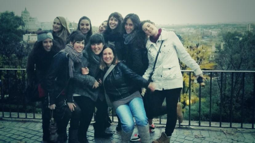 Andreeaa2107's tweet photo. Un día genial con mis chicas! Preciosas💟 #Madrid http://t.co/mRtzlDZW8R