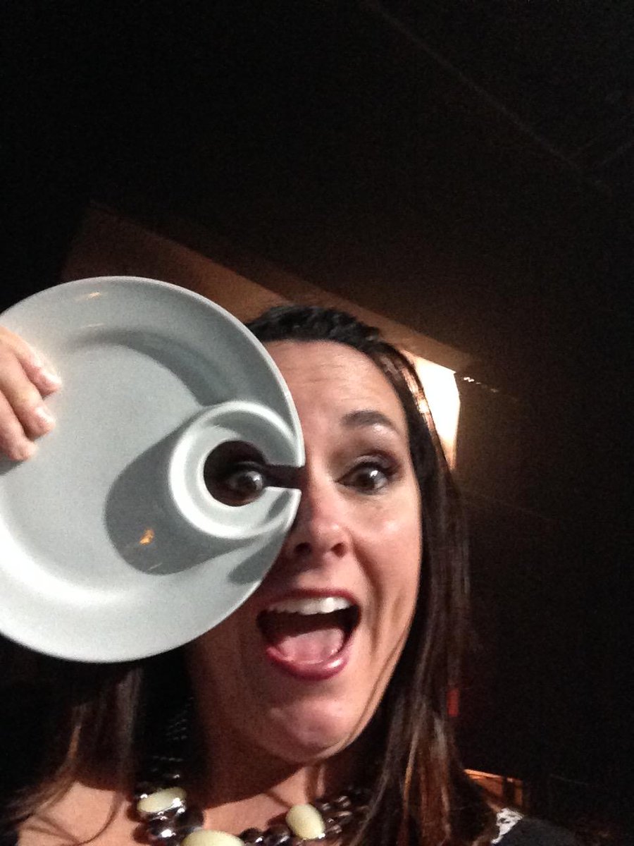 Sophleclerc's tweet photo. Au Mega Party du 150e d'EY #EYSelfie http://t.co/I9n04JsApY