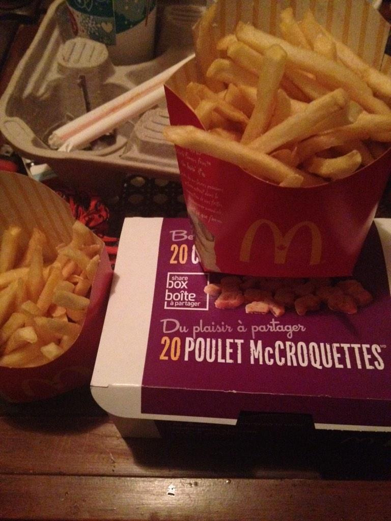 _MacDaddyD's tweet photo. This is what real happiness is. #whoneedsboys #nuggetsforever http://t.co/GDyGNt68vS