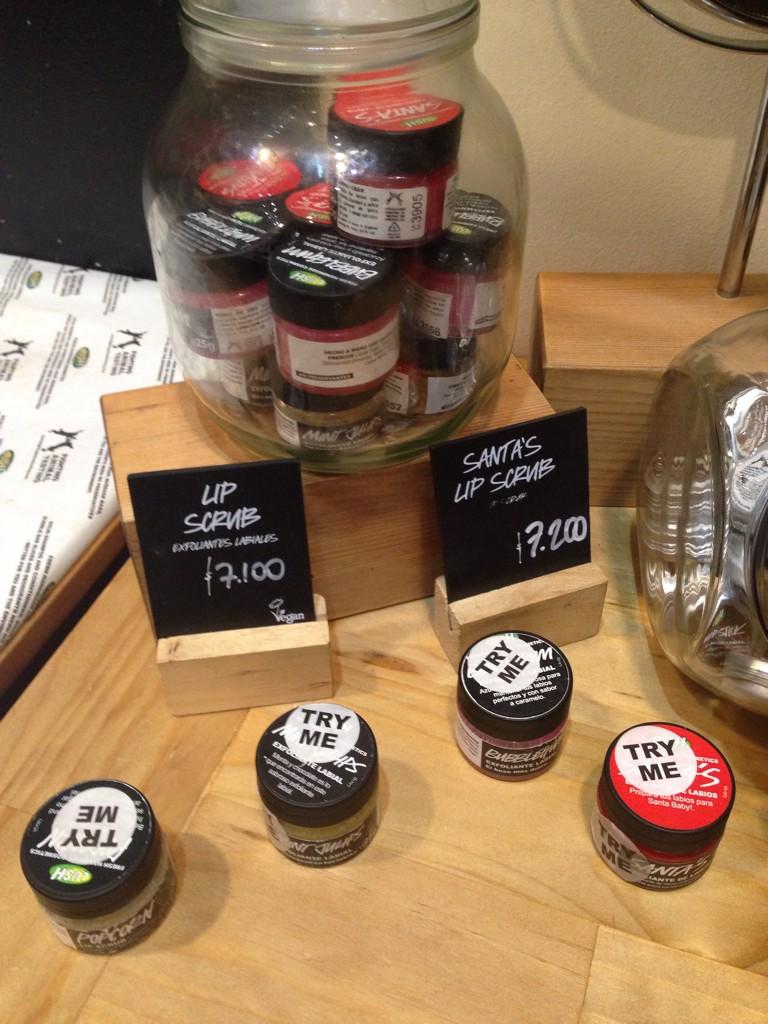 lolachilemakeup's tweet photo. Very Sad on Friday so I went to @lushcosmetics and I bough a few things... http://t.co/WG1MPBEA1r