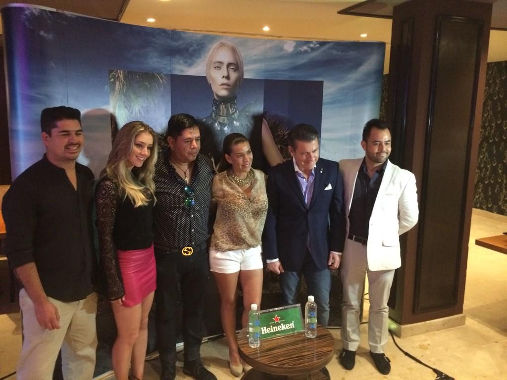 YoAmoMagazine's tweet photo. #MéxicoestádeModa así es no se pierdan detalles de la Rueda de prensa de @Fashiontulum 2014 una fusión de diseñadores http://t.co/cCWNejfQtd