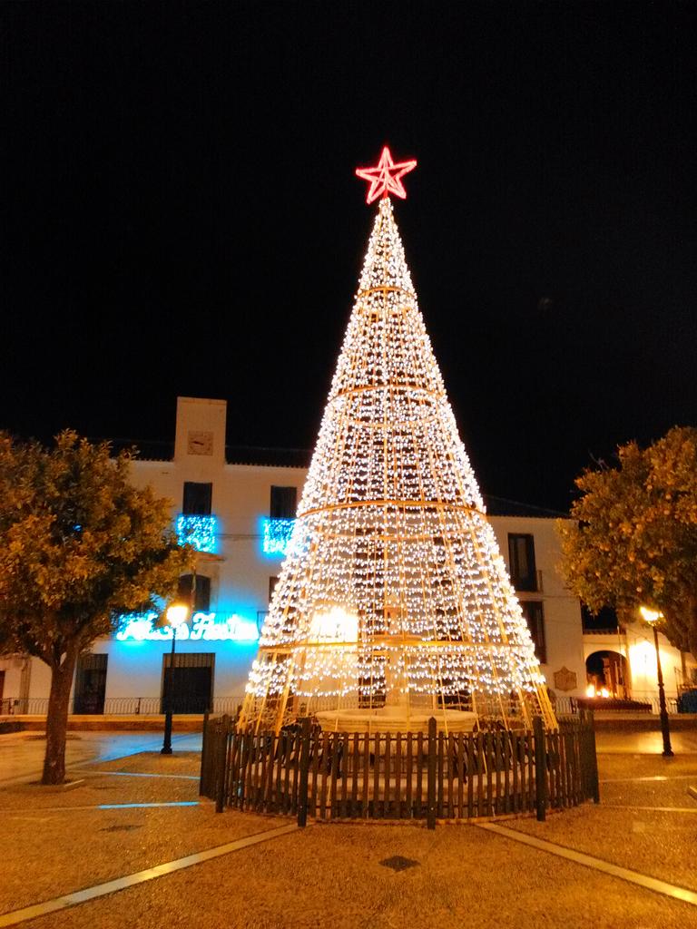 Estepanoticias's tweet photo. Llegó la Navidad a #Estepa #Sevilla!! #ConoceEstepa #CiudadDelMantecadoYPolvoron http://t.co/WxkfDhL8cX