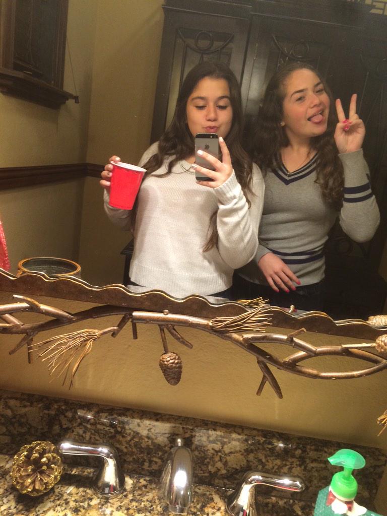 _xoemilly's tweet image. lord bless this sexy beast next to me. 💗😉 #lp #lastnight #shesucks