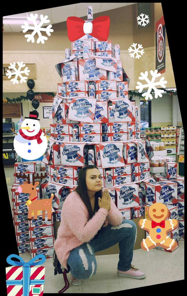 probethealiens's tweet photo. Got my Christmas tree up a little early @PabstBlueRibbon #basedchristmas #pbr http://t.co/uh2mgRgFbd