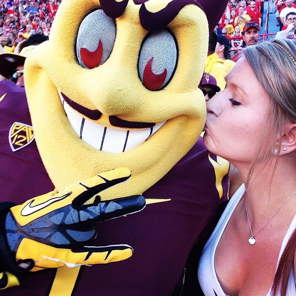 promisejensen's tweet photo. I love my Sun Devils win or lose, what a season boys 💛❤️😘 #asuforlife #proudsundevil #asugirls #livetweet #ASUvsUofA http://t.co/BqWzmTwPJX