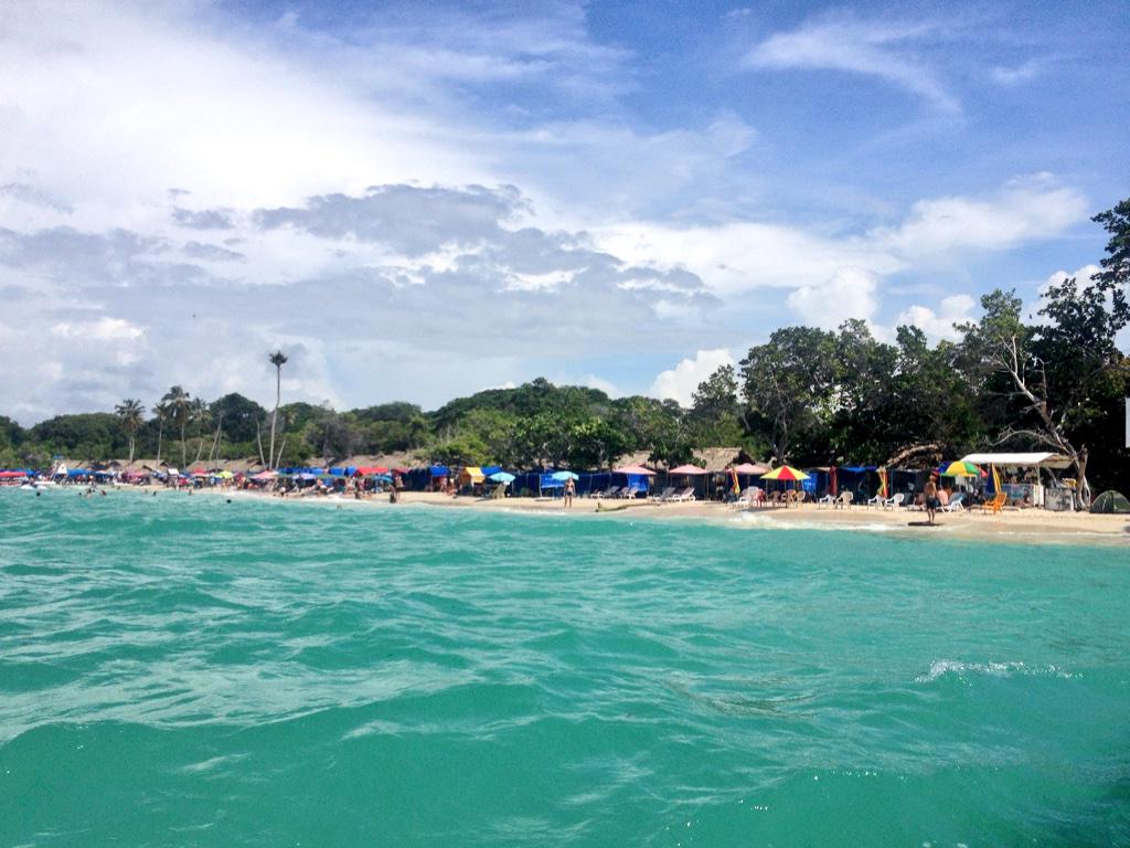 BalkysD's tweet photo. En el Caribe se goza mas 👙☀️🌴 #IslasdelRosario ⛵️ #snorkeling 🐠🐚🐙#PlayaBlancaBarú 💛 http://t.co/GDgU2Q9kIu