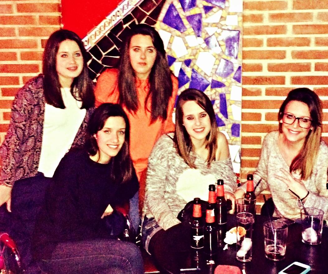 lorena12193's tweet photo. Con mis guapis! @Anabelcorbalnn @MiriamAbrildeMa @fatima11193 @ana_agudo793 http://t.co/SQQxqDHG1G