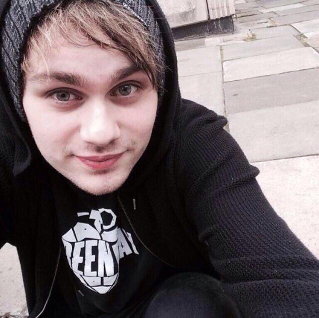 inkedthigh's tweet image. my mind is completely blown