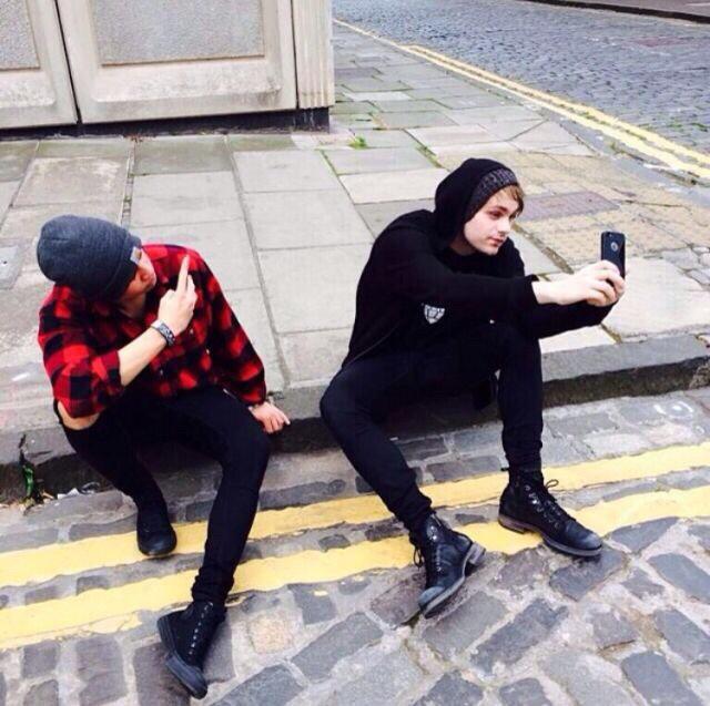 inkedthigh's tweet image. my mind is completely blown