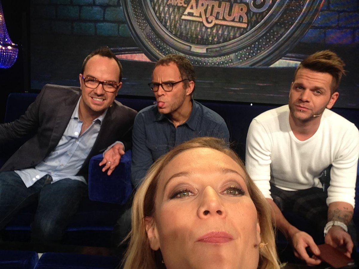 '@cvigneaux: Selfour! @JarryAtypique @KeenvOfficiel #SorenPrevost #VTEP @TF1 @KeenV_Family '