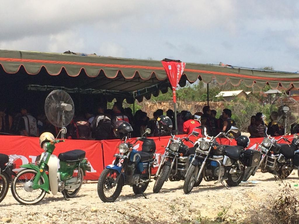 AstraHondaCare's tweet photo. HondaLovers, peserta #HondaBikersDay2014 sdh byk yg tiba di lokasi nih, skrg mereka sedang registrasi #AstraHondaCare http://t.co/gQhZkkiTaF