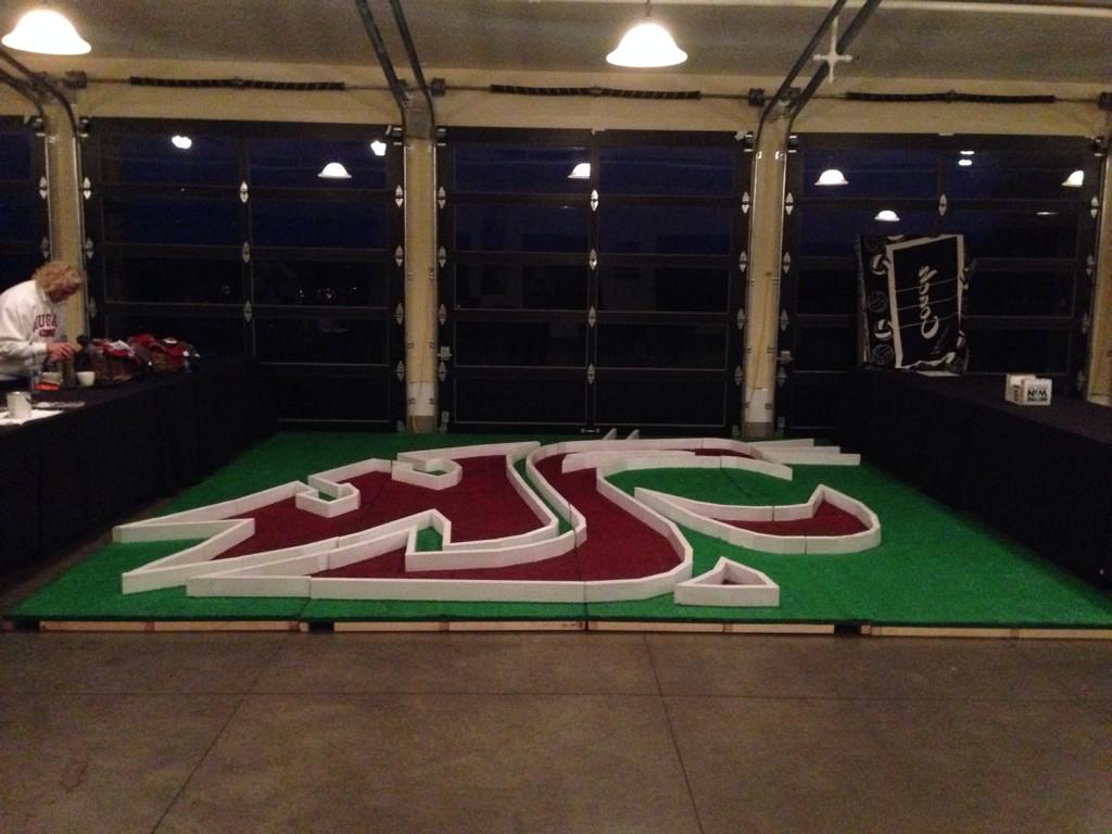 Golfing4Gleason's tweet photo. We're all set up and ready to go! BONUS we're indoors! Be at Banyans 6pm #PuttAwayALS #GoCougs #LiveAuction http://t.co/wPurMRYN0d