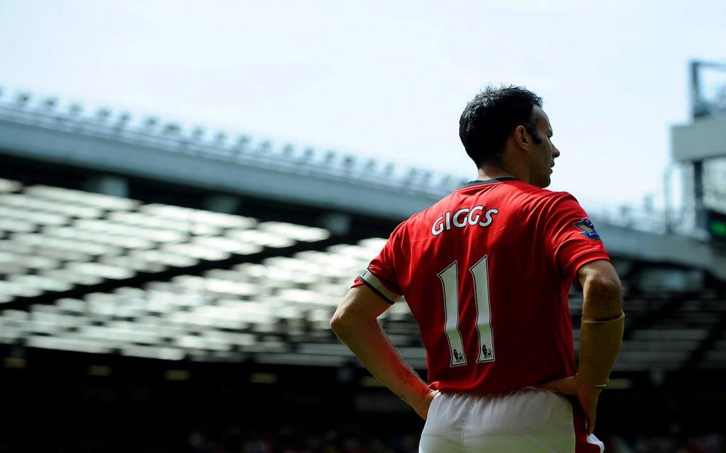 Happy Birthday Ryan Giggs! 
The Boy who played like a Man and 
The Man who played like a Boy!  