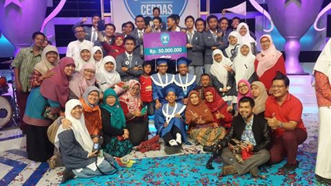 iaicjpn's tweet photo. Omedetou! @IAIC_Joglosemar @ IC_Serpong atas prestasi Juara 1 Olimpiade Indonesia Cerdas (OIC) @oicRTV ! mantap! http://t.co/uOasJBaNnl