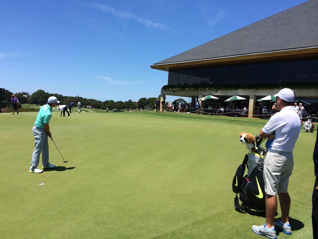 Luke_Elvy's tweet image. Last year @McIlroyRory snuck up behind Scott on the weekend. This year he's the one to beat. @AusOpenGolf #1Back