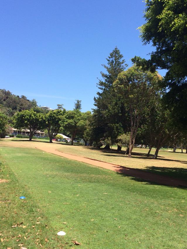 FeltonKim's tweet photo. How goods this par 3 @MichaelClayto15 #Whattrees #PalmBeach #SummerBay #Alf'sGolfclub http://t.co/KNU2HDIzyN