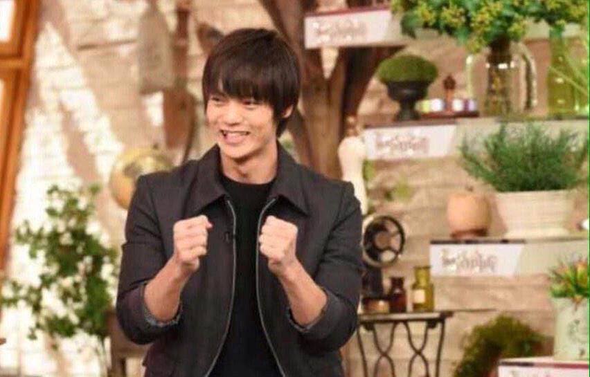 2626xoxo's tweet photo. 「　肉がなければ生きていけない　」

Nのために成瀬慎司役で出演中
肉好き俳優　窪田正孝nrkr ニセモノ

天然なんですがテンション高いです⚡

貴方のクボタ枠貰いに行きます💨

#RTしたnrさんbotさんフォローする http://t.co/PTUzJMYL3j